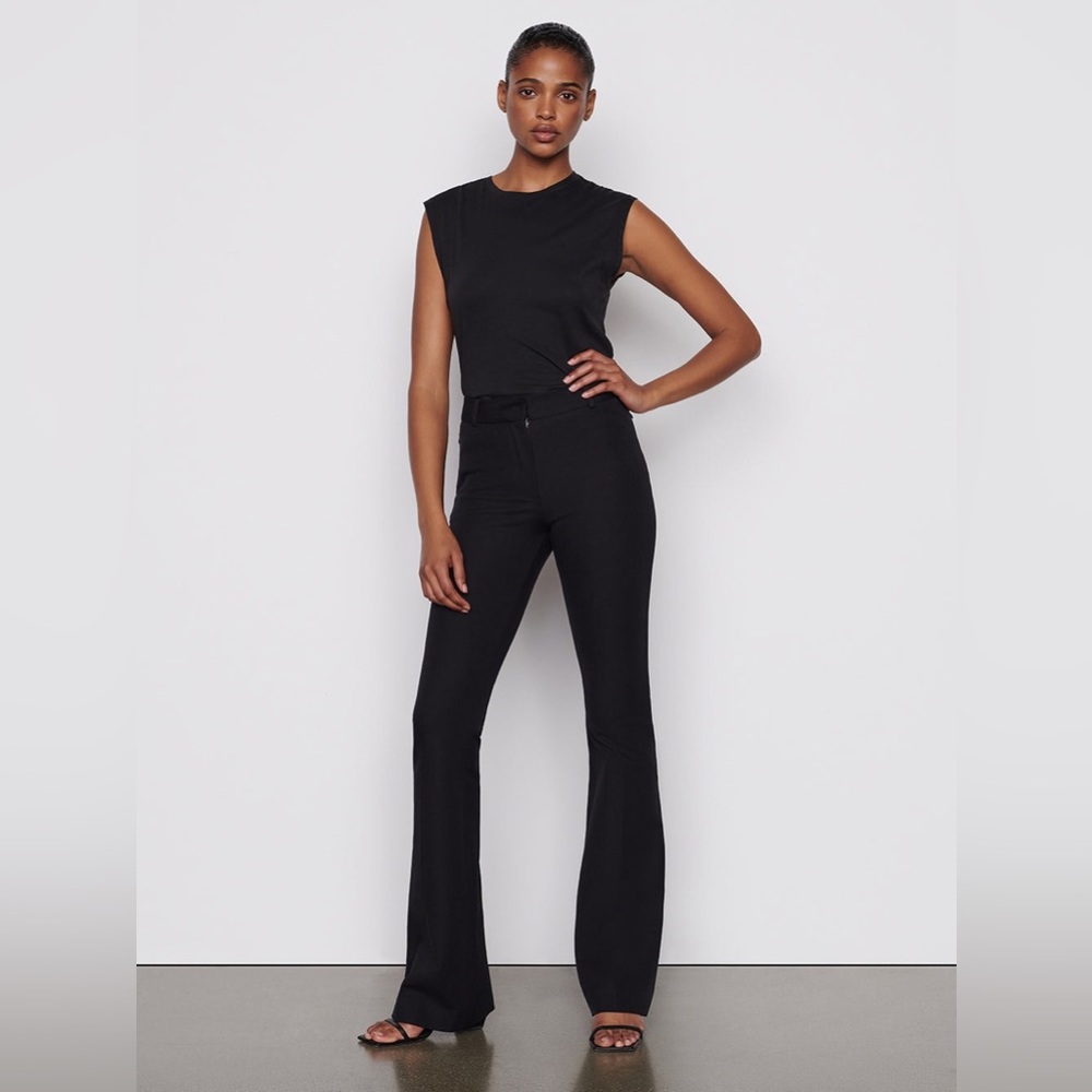 Frame Le High Flare Trouser
in Noir